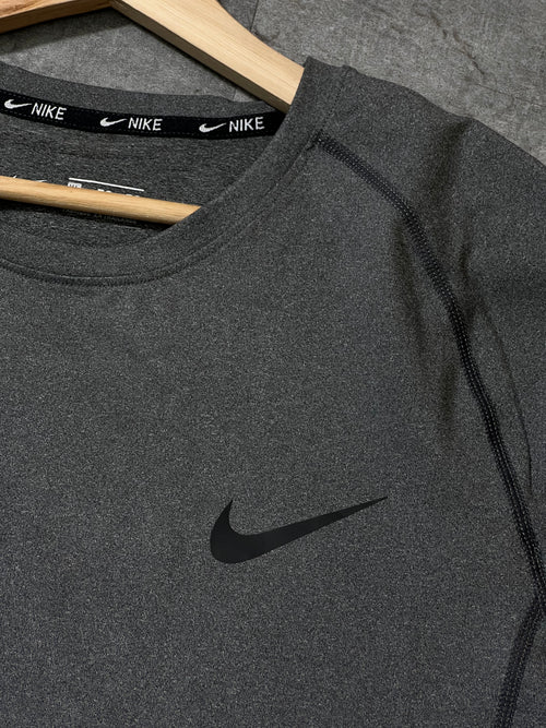 Camiseta  Dri-Fit Nike Pro Training Gris Carbón