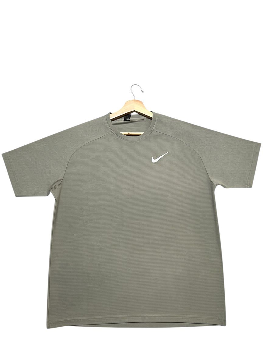 Camiseta  DriFit Nike Performance Verde Oliva