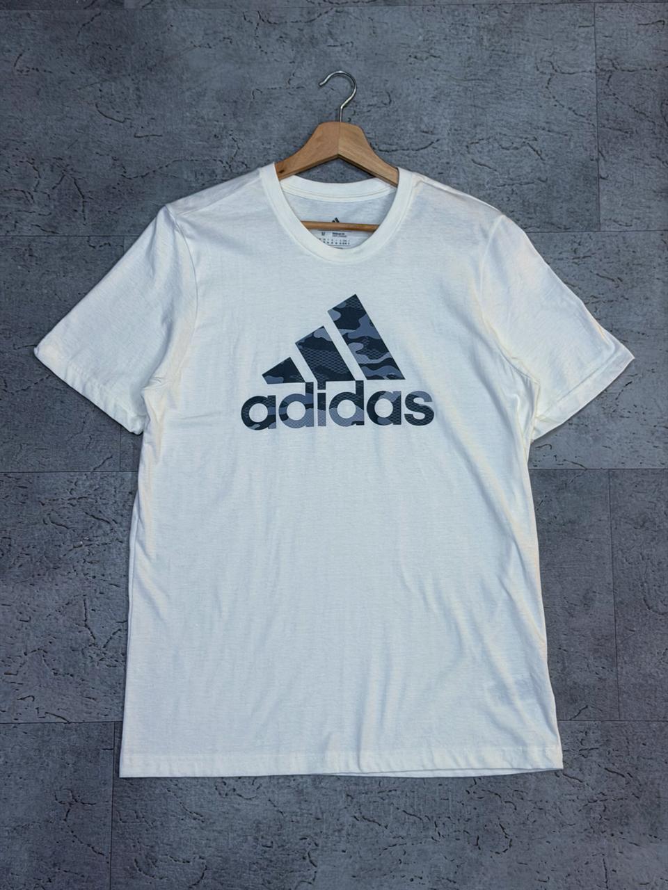 Camiseta Adidas Blanca Logo Camuflado