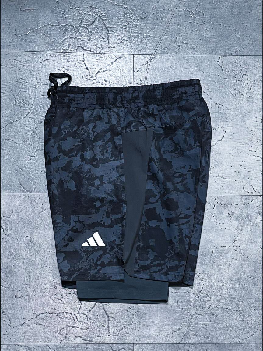 Pantaloneta Adidas Camuflada Negra con Licra Interior
