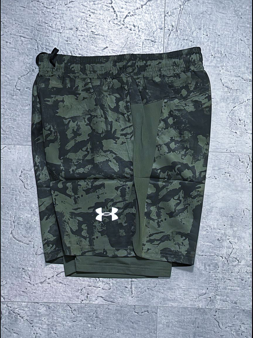 Pantaloneta Under Armour Camuflada Verde con Licra Interior