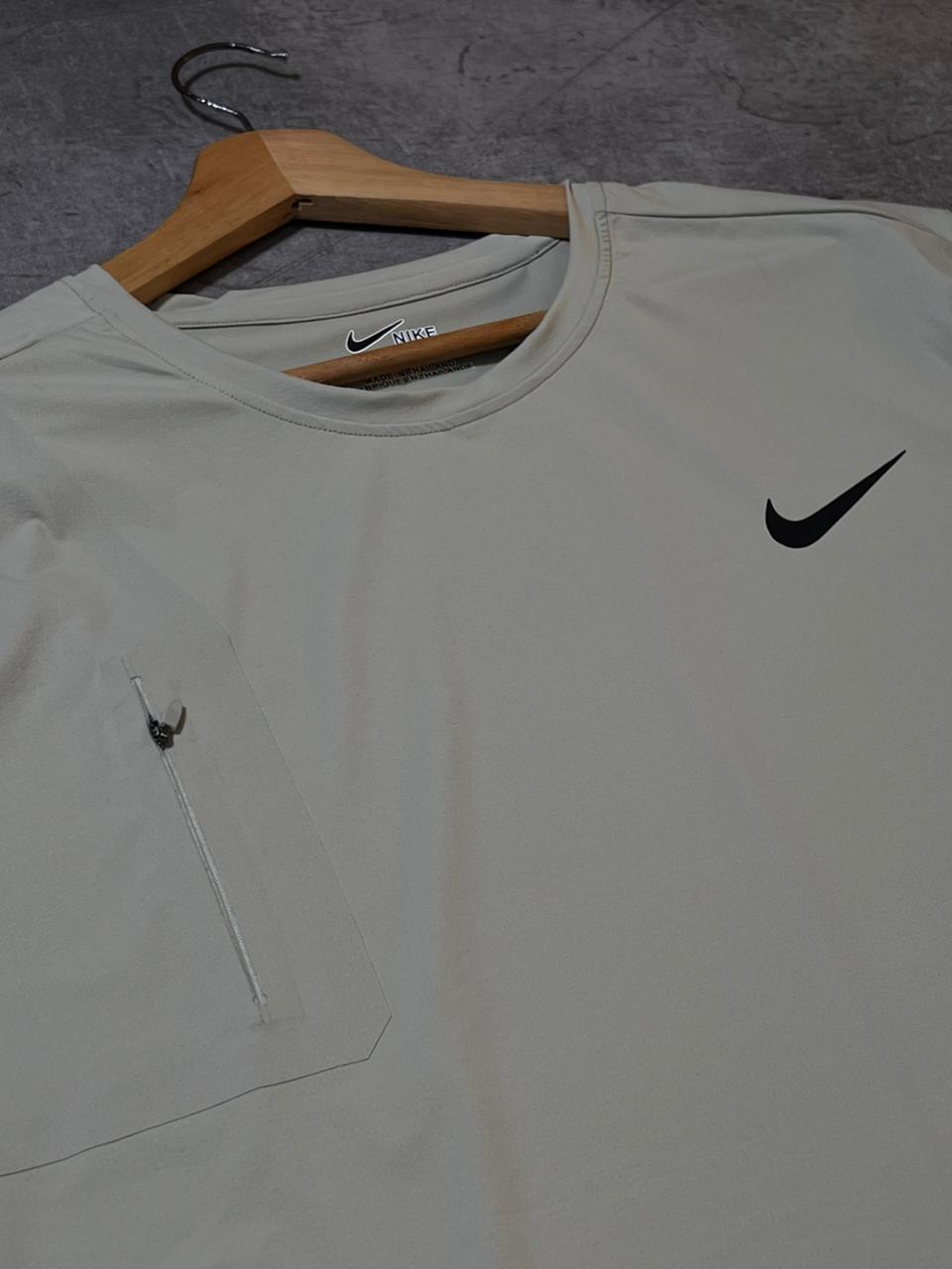 Camiseta  Dri-Fit Nike Arctic Motion Gris Perla